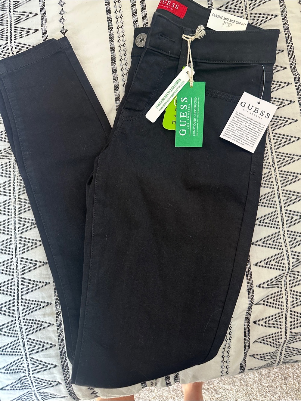 GUESS Classic Mid Rise "Sienna" Black Skinny Jeans.